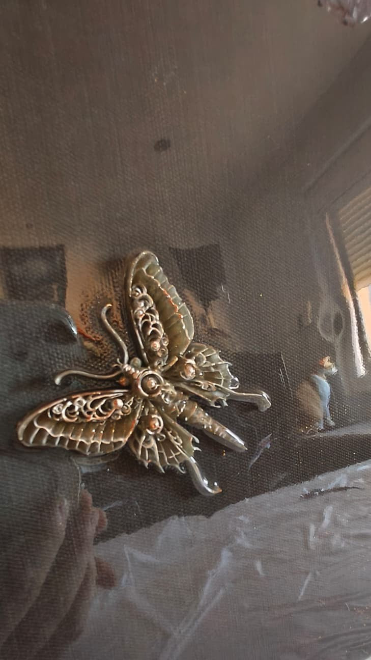 Black Abyss premium wall decor — dark luxury artwork with resin butterfly and floral elements, 90x60 cm, ConelAlma ESP