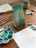 WickToria resin phone stand with personal photo — front view, handmade in Spain